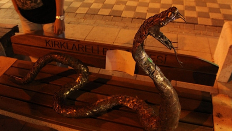 Üniversite öğrencileri hurda malzemeleri sanat eserine dönüştürüyor