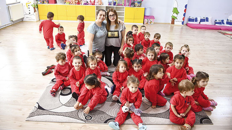 Çocuklar kreşte, anneler işte