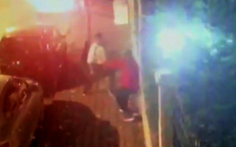 Son dakika... Kadıköyde dehşet: Bir kişi önüne geleni bıçakladı: 11 yaralı