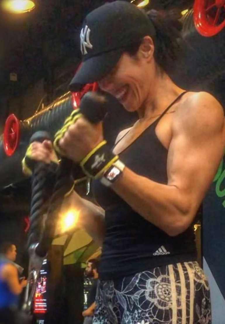 Oyuncu Sevda Dalgıç apar topar hastaneye kaldırıldı