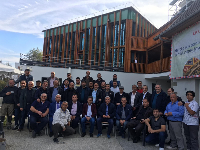 2.5 milyon euroluk camiyi böyle açtı: Mustafa Kemal’in torunlarına ders veremem