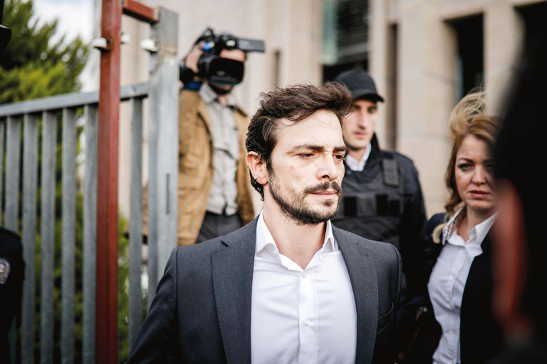 O plaket hâlâ MİT’in duvarında asılıysa