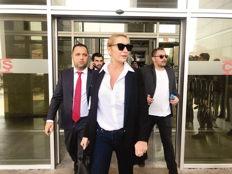 O plaket hâlâ MİT’in duvarında asılıysa