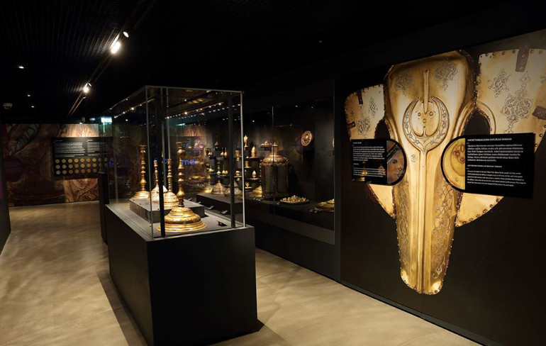 Tombak ve İlhan Berk sergisi açıldı