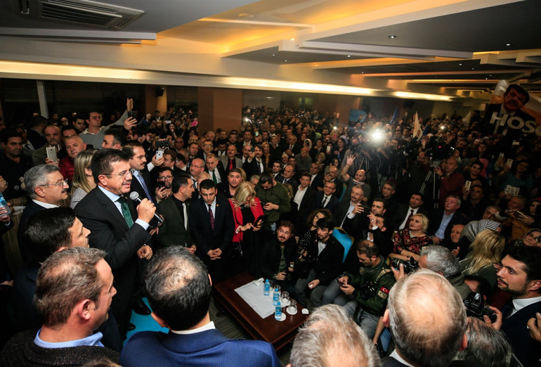 Zeybekci: Kordonda diz kıra kıra biz zeybek oynamaya var mıyız