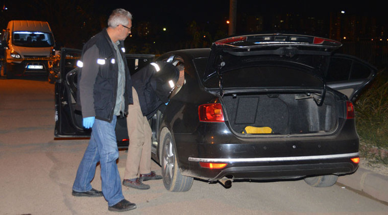 Korku dolu anlar Sevdiği kızın gözü önünde...