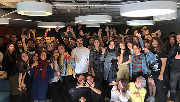 Hem fenomen hem girişimci üniversiteli: Elif Aleyna Duman