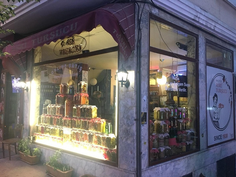 Yeşilçam kokulu bir hafta sonu için: Asri Turşucusu