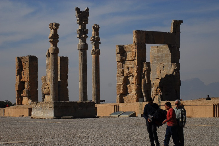 Tahrandan Şiraza uzanan yolculuk