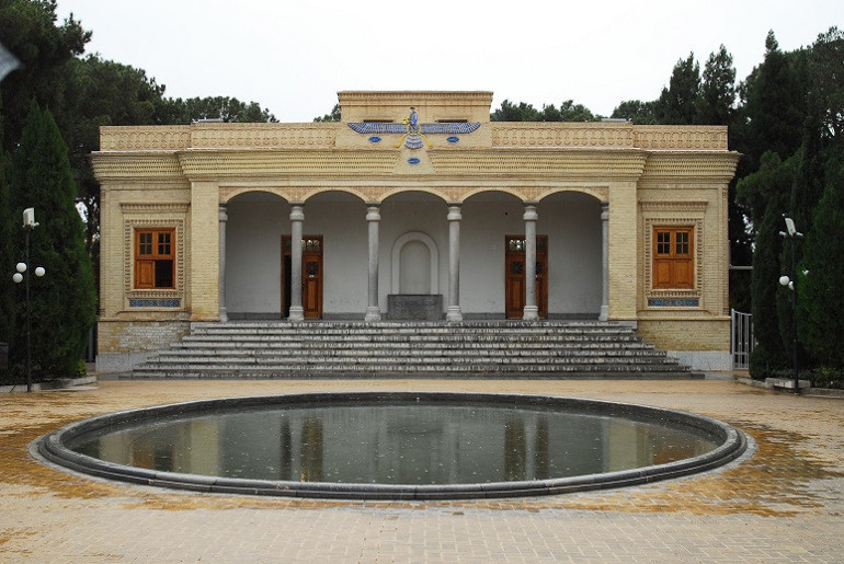 Tahrandan Şiraza uzanan yolculuk