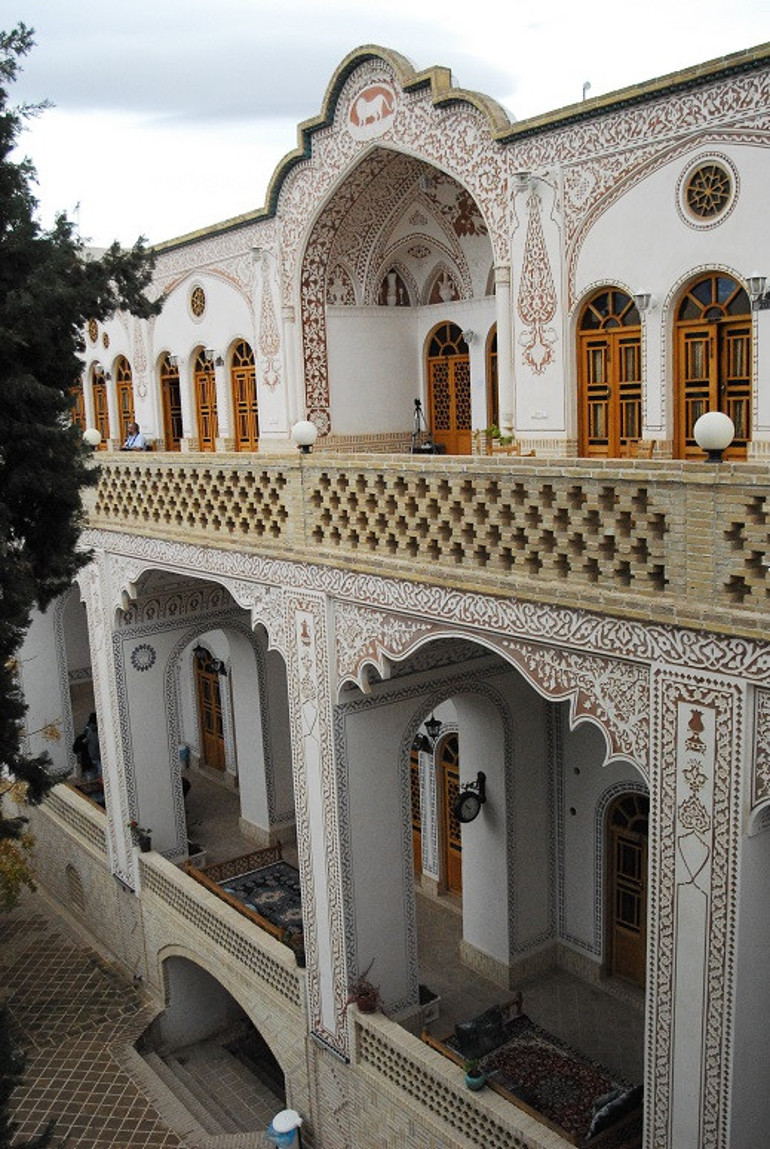 Tahrandan Şiraza uzanan yolculuk