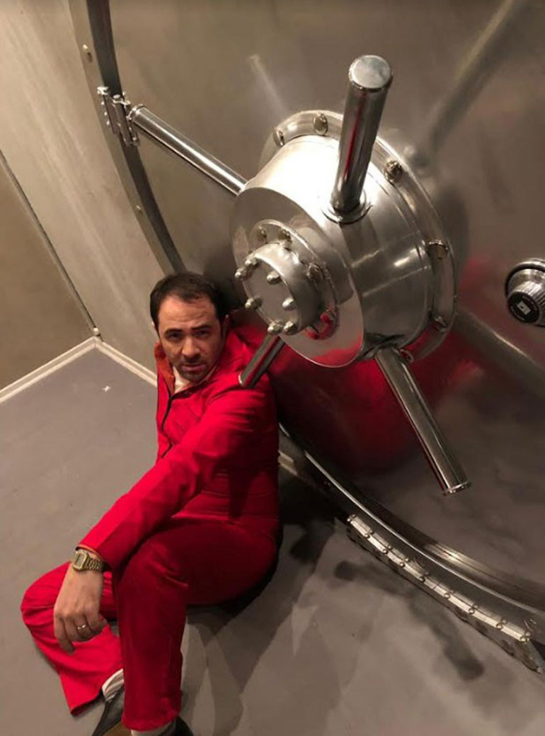 Hem yazdı hem yönetti hem de oynadı