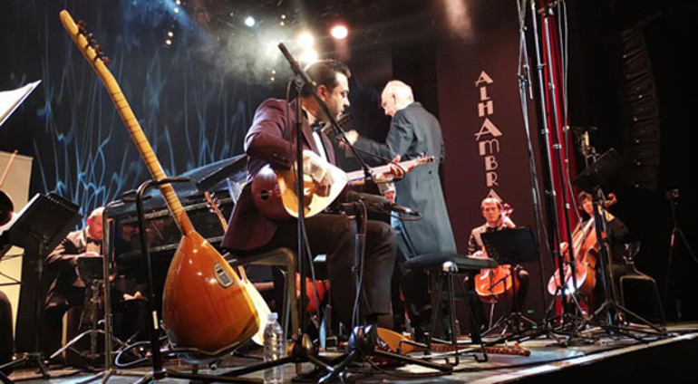 Pariste bağlama resitali