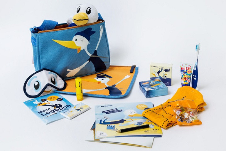 Uçakta çocuklar sıkılmasın diye...