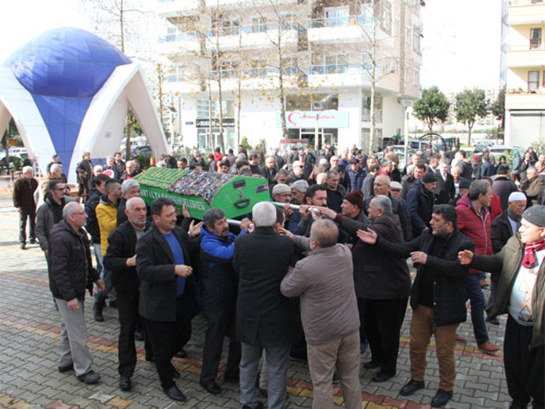 Yönetmen Orçun Benli’nin trafik kazasında ölen annesi defnedildi