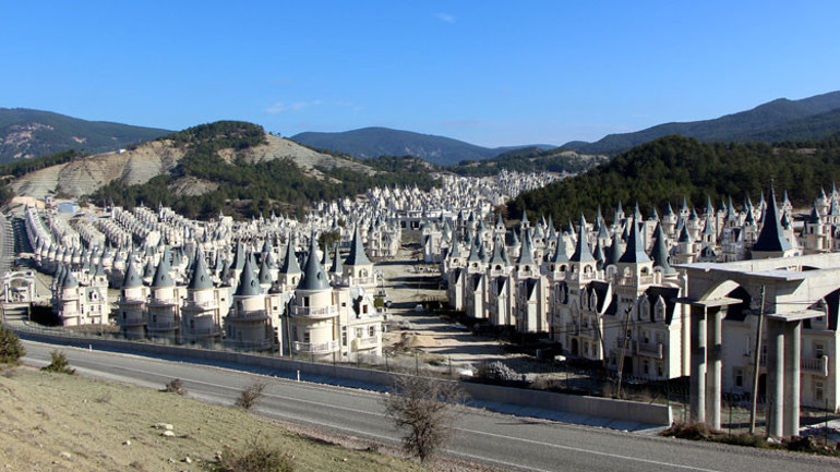 Tartışma yaratan konutlar için yeni karar