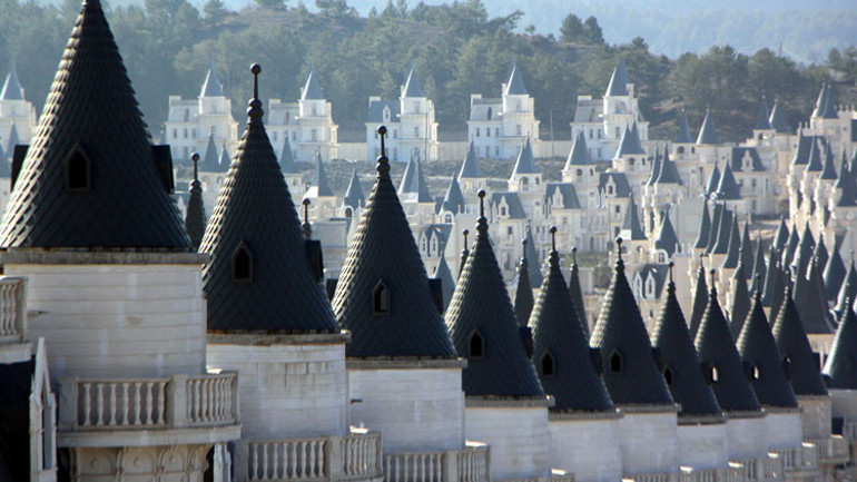 Tartışma yaratan konutlar için yeni karar