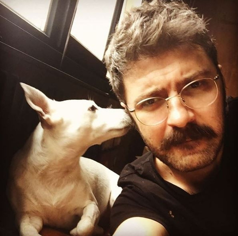 Git Başımdan oyuncuları ile dikkat çekiyor Oyuncu kadrosu ve konusu