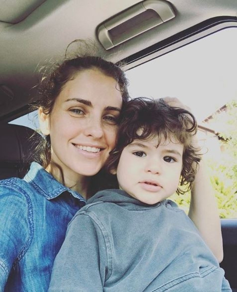 Git Başımdan oyuncuları ile dikkat çekiyor Oyuncu kadrosu ve konusu