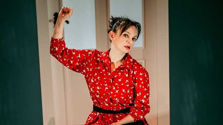 Tek kişilik oyunda 11 karaktere hayat vermek: Güle Güle Diva ile Selen Uçer Kampüs’te.