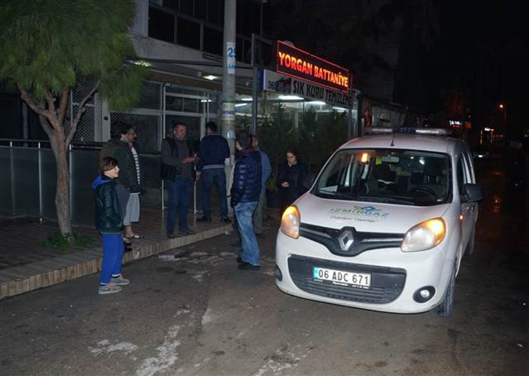 İzmirliler sokağa döküldü... Koku sızıntısını gaz kaçağı sandılar
