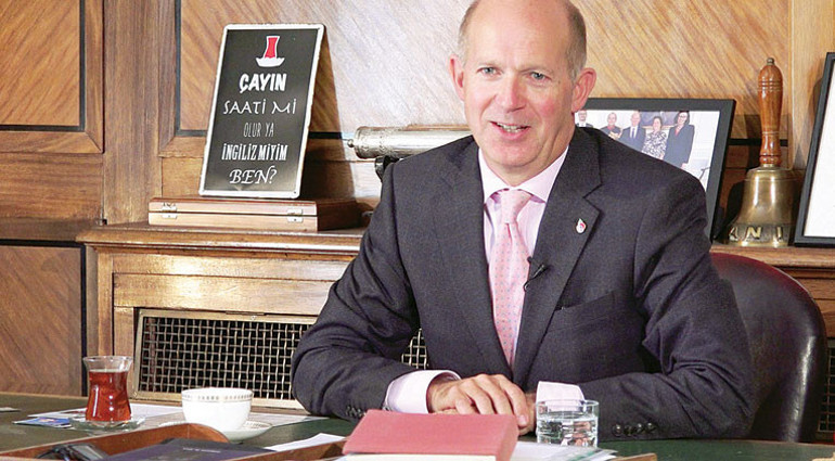 Sayın Büyükelçi komşum olur