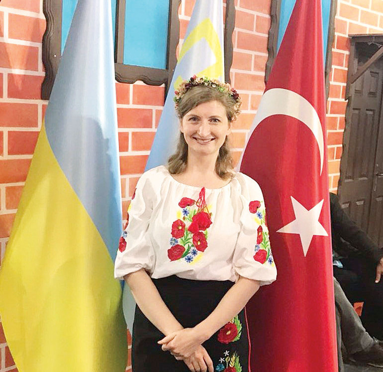 Türkiye’deki Ukraynalılar... Seviyor, geliyor dernekleşiyorlar