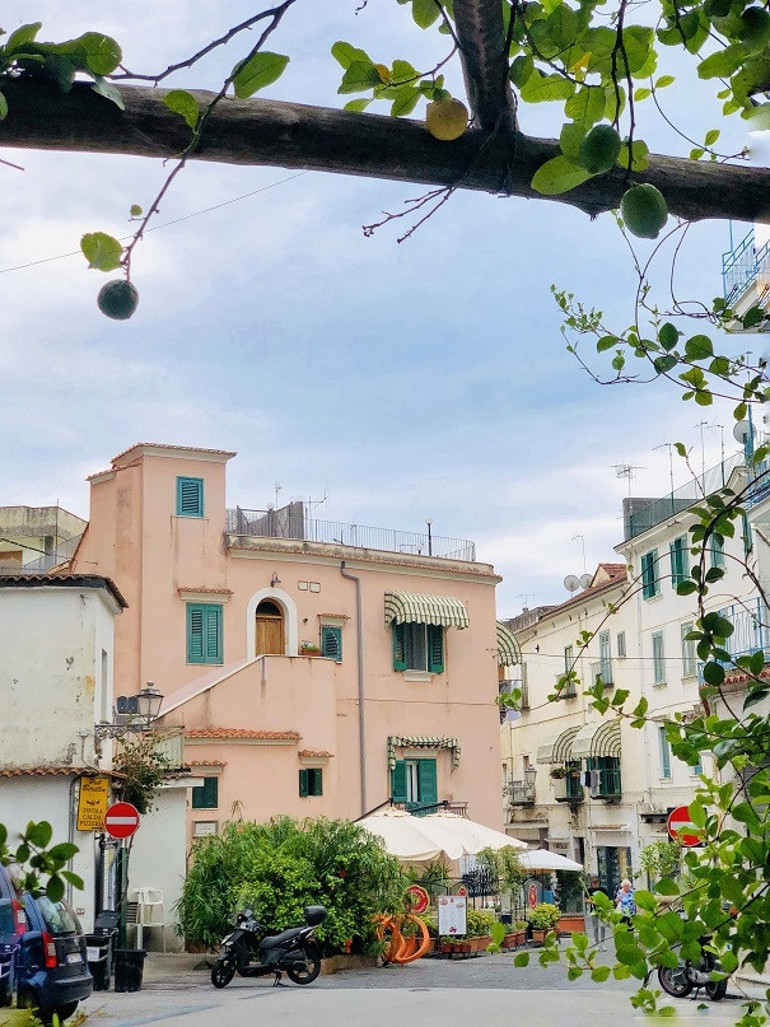 Amalfi kıyılarının en ucuz kasabası: Minori