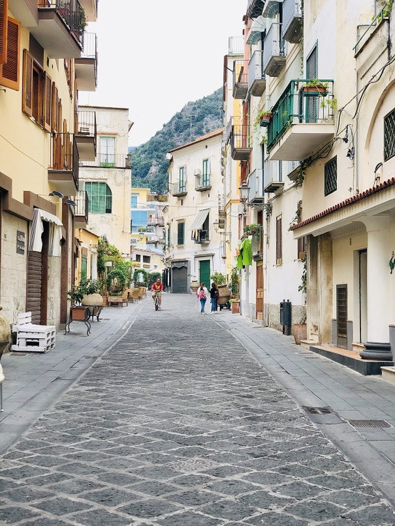 Amalfi kıyılarının en ucuz kasabası: Minori