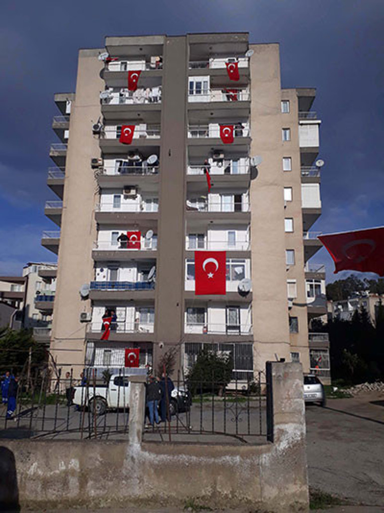 Şehit Pilot Yüzbaşı Özerlinin baba ocağında yas var