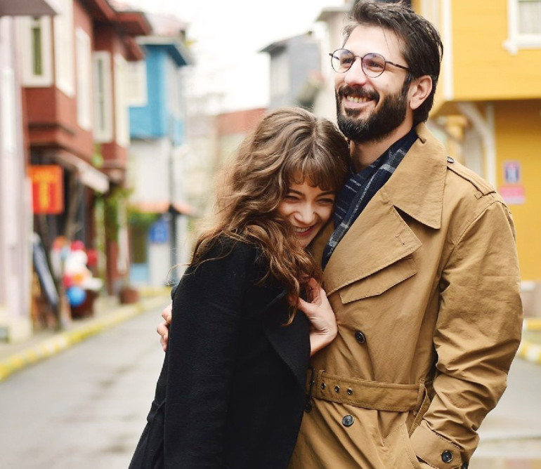 Nasıl oturduğumuzu, giyindiğimizi değil bunlara farklı gözle bakan beyinleri düzeltmek zorundayız