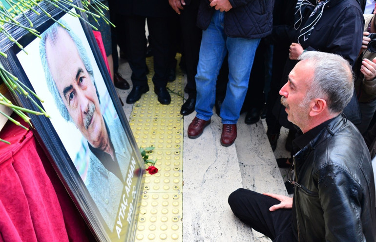 Gözyaşlarını tutamadılar Aytaç Arman son yolculuğuna uğurlandı