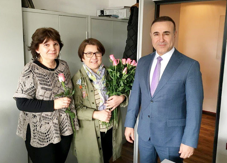 Başkonsoloslukta şaşırtan sürpriz