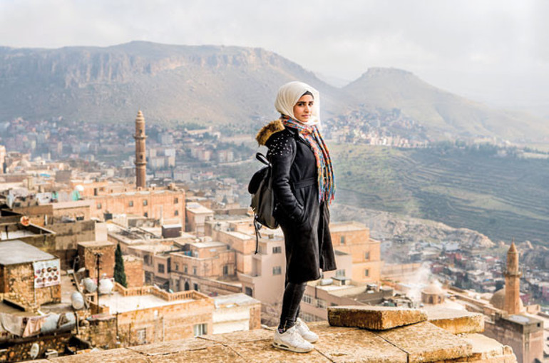 Yaşamıyoruz ama ölü de değiliz...Türkiyenin 4 farklı şehrinden Suriyeli 53 kadın anlatıyor