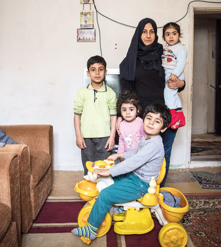 Yaşamıyoruz ama ölü de değiliz...Türkiyenin 4 farklı şehrinden Suriyeli 53 kadın anlatıyor