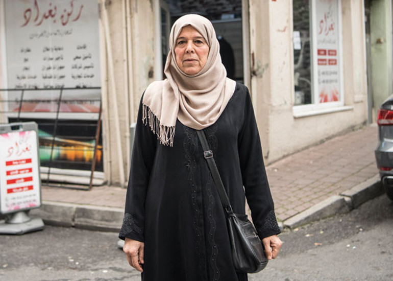 Yaşamıyoruz ama ölü de değiliz...Türkiyenin 4 farklı şehrinden Suriyeli 53 kadın anlatıyor