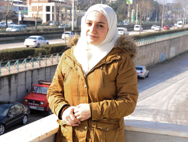 Yaşamıyoruz ama ölü de değiliz...Türkiyenin 4 farklı şehrinden Suriyeli 53 kadın anlatıyor