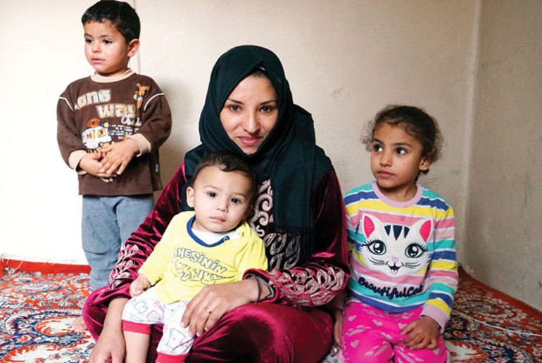 Yaşamıyoruz ama ölü de değiliz...Türkiyenin 4 farklı şehrinden Suriyeli 53 kadın anlatıyor