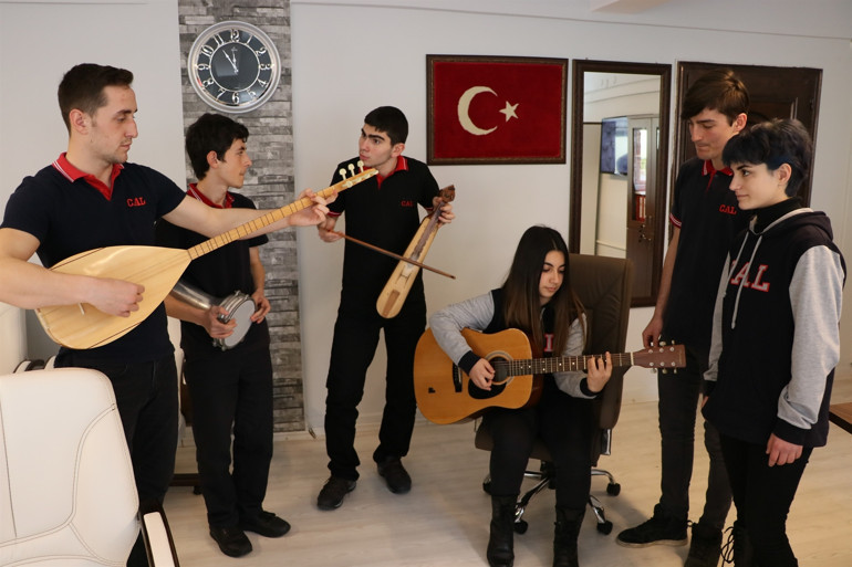 Derslere 5 dakika müzik arası