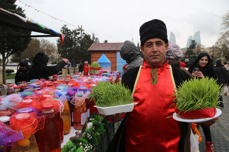 Azerbaycanda Nevruzun sembolü semeni