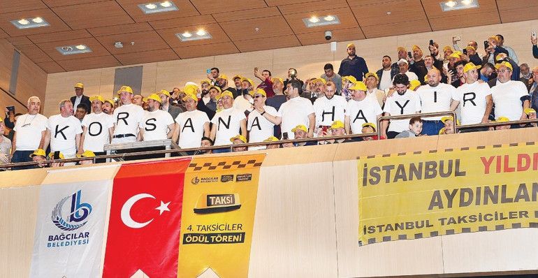 Taksiciler ödüllendirdi