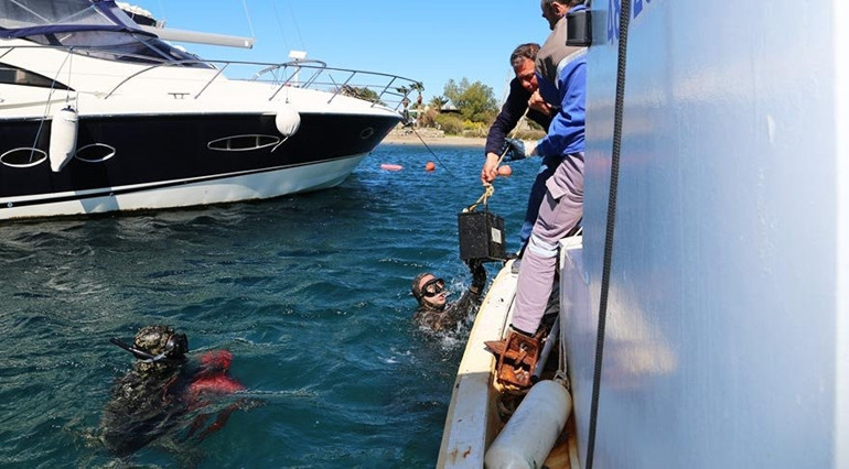 Bodrum’da dalgıçlar deniz dibini temizledi