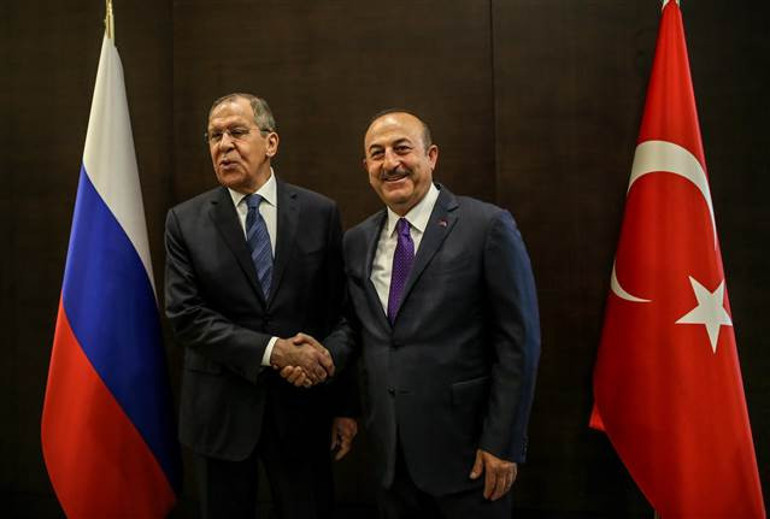 Son dakika... Dışişleri Bakanı Çavuşoğlunun Rus mevkidaşı ile görüşmesi başladı