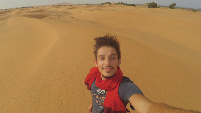 Her şeyini geride bırakıp 55 ülke gezdi