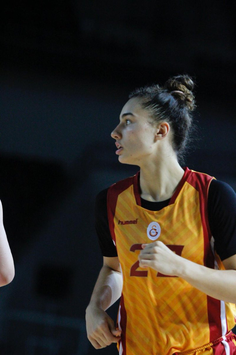 G.Sarayın genç yıldızı Sude Yılmaz’a uluslararası davet