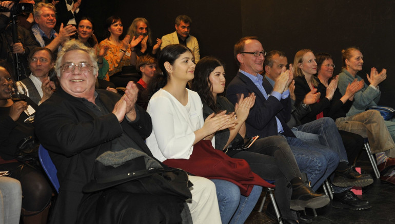 Tiyatro festivali ‘Sınır Açan’la başladı