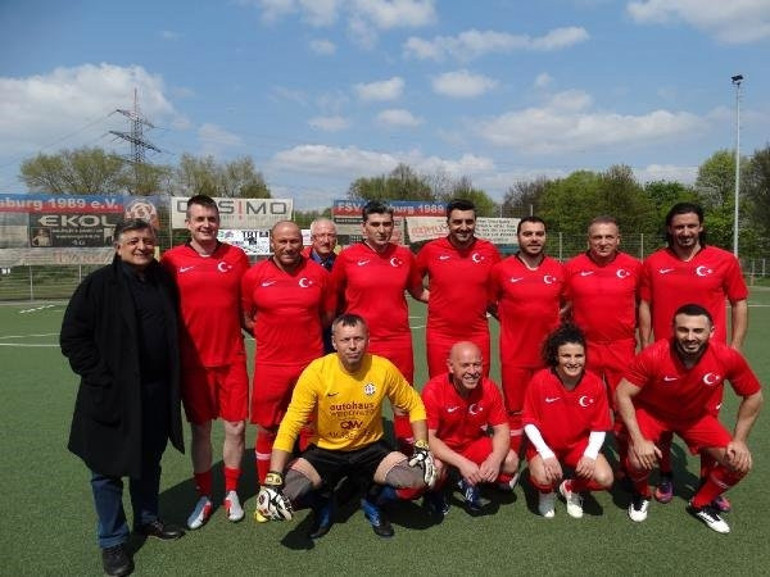 Eski futbolcular, Almanyada gol yağdırdı