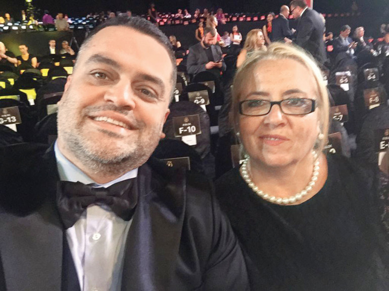 Vizyondaki bu filmi izleyin ve annenizi arayın... Ağlaya ağlaya izleyeceğiniz nefis bir film: ‘Çınar’