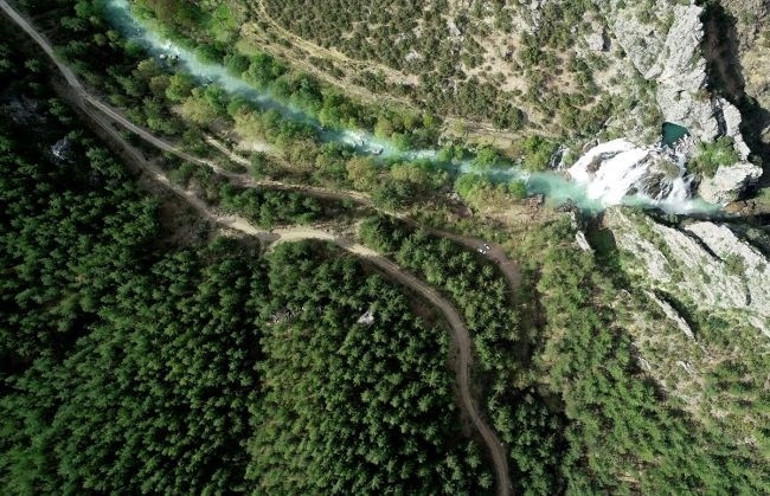 Orta Torosların saklı cenneti: Uçansu Şelalesi