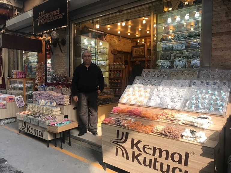 Tarihi Kemeraltı Çarşısı’nda lezzet turu